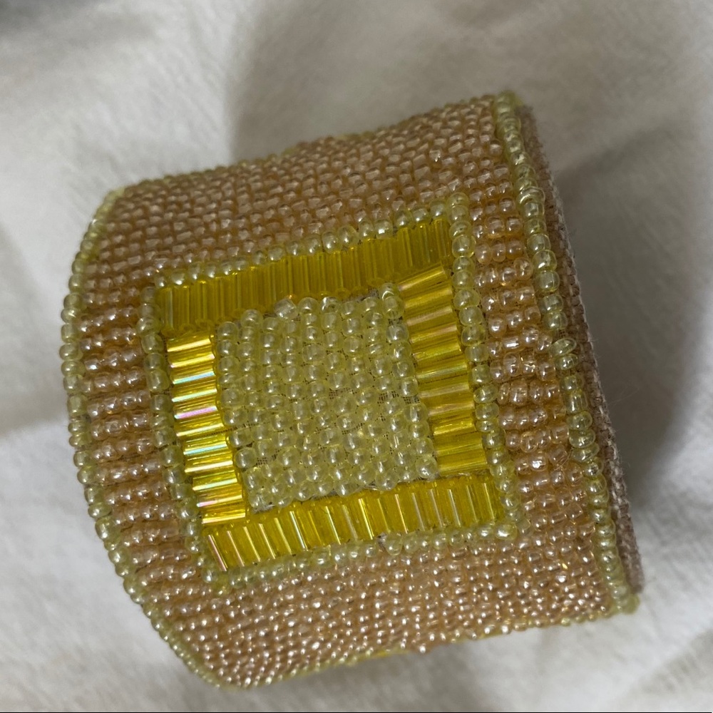 Sam DuPont yellow cuff